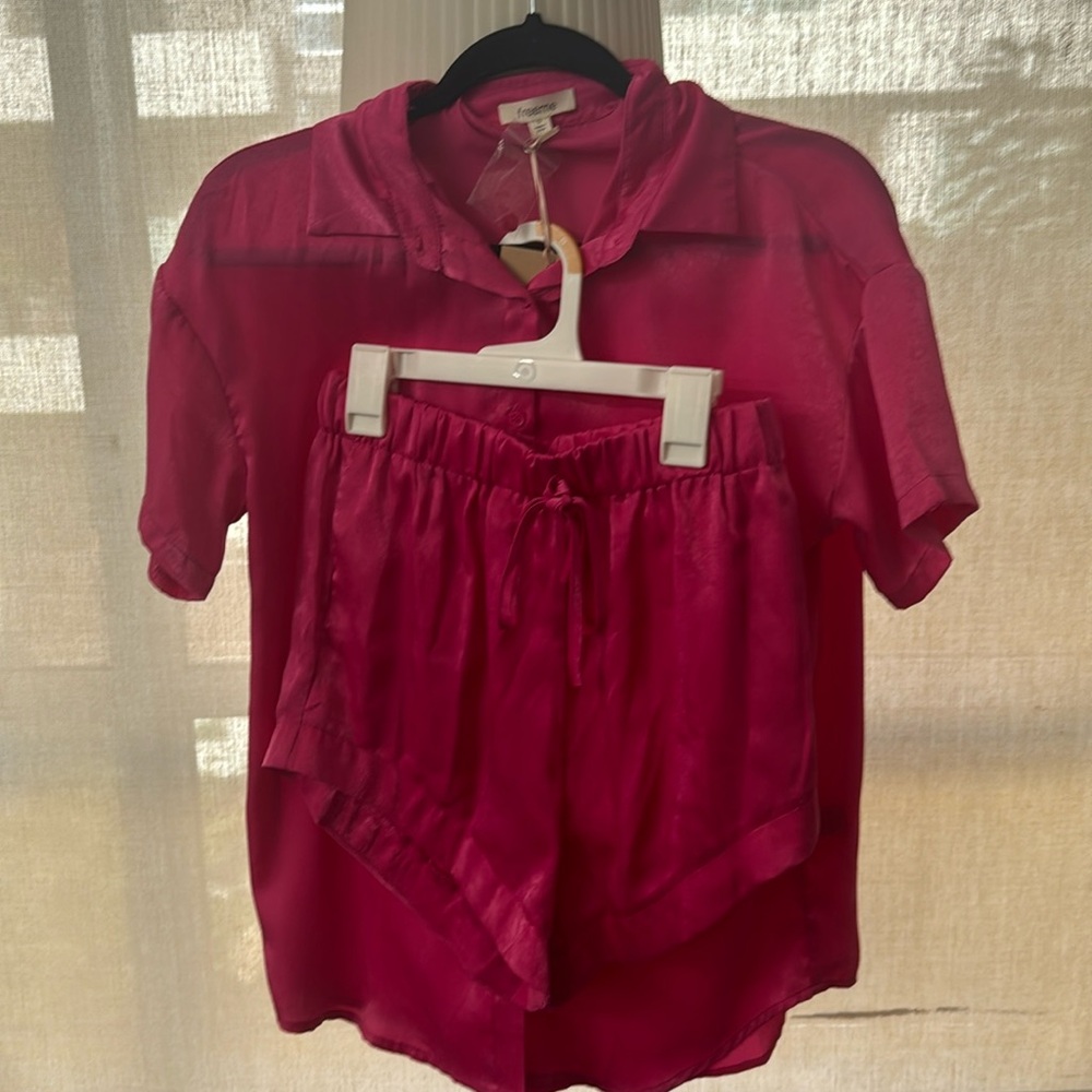 freeme NWT Silky and Satin Feel Shirt and Short Set
